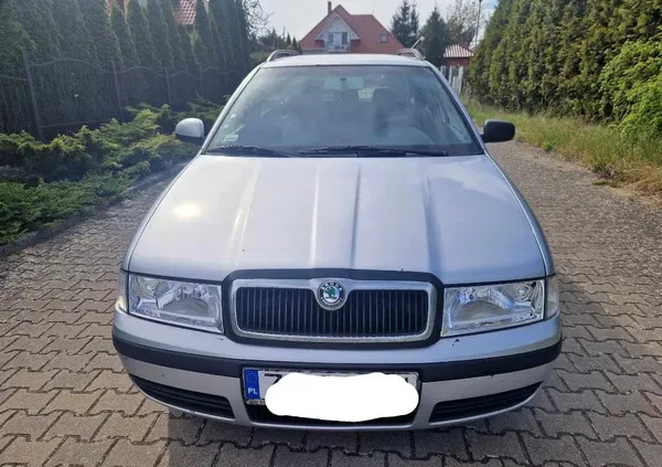 świętokrzyskie Skoda Octavia cena 12000 przebieg: 390000, rok produkcji 2010 z Szczecin